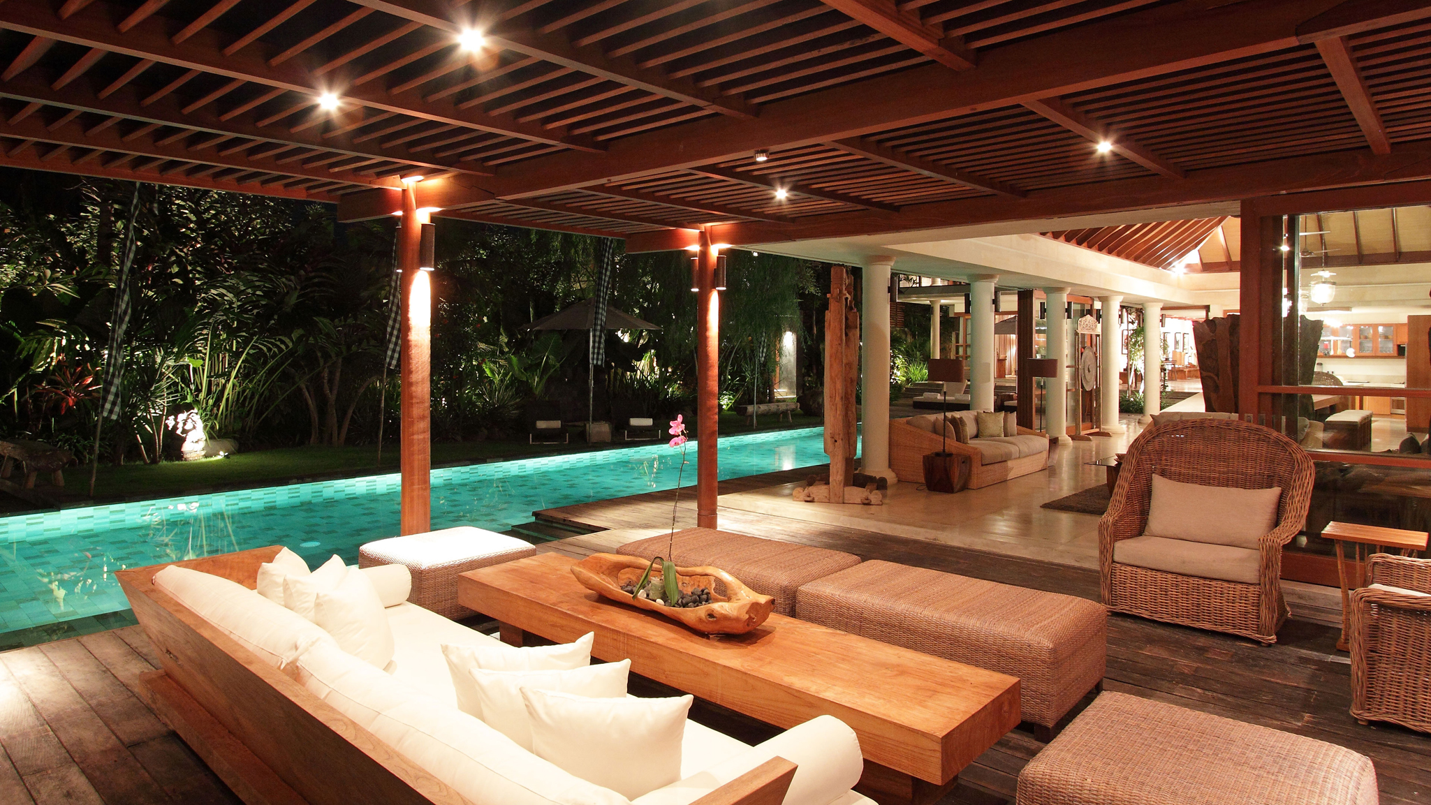 Villa Sarasvati - Restful living area at night Villa Sarasvati - Restful living area at night